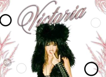Victoria De Angelis | koncert