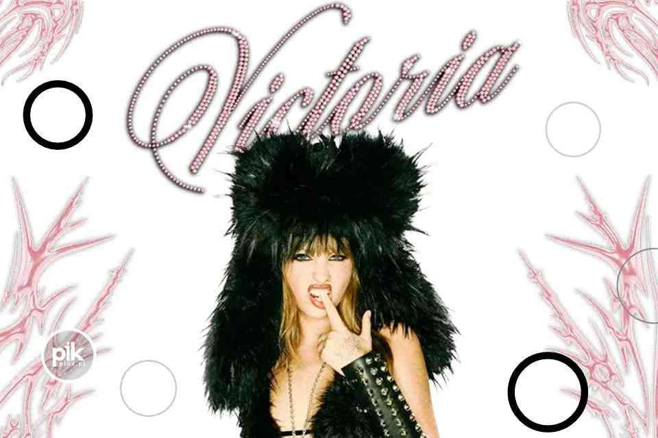 Victoria De Angelis | koncert